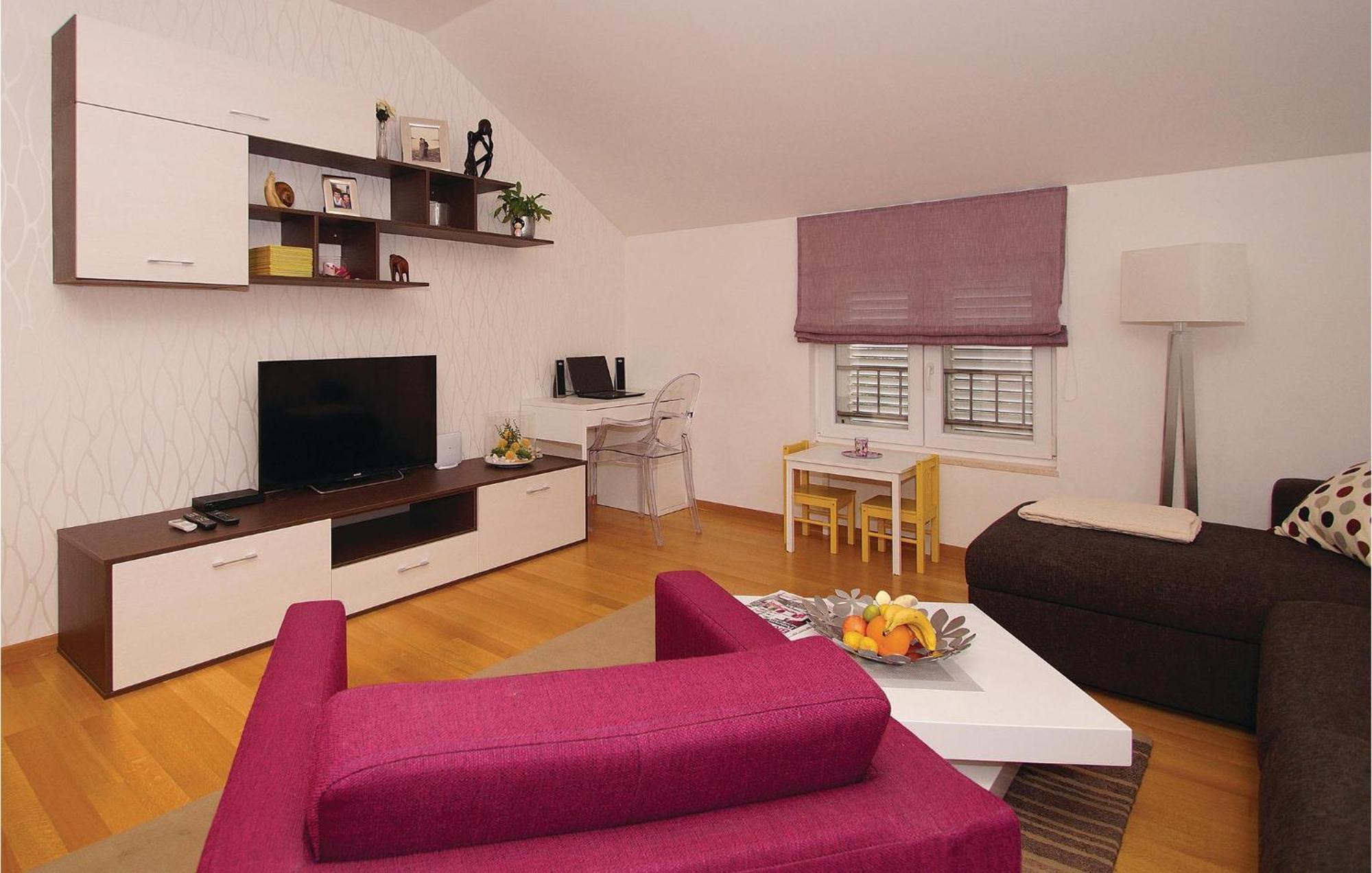 Awesome Apartment In Racisce With Wifi Экстерьер фото